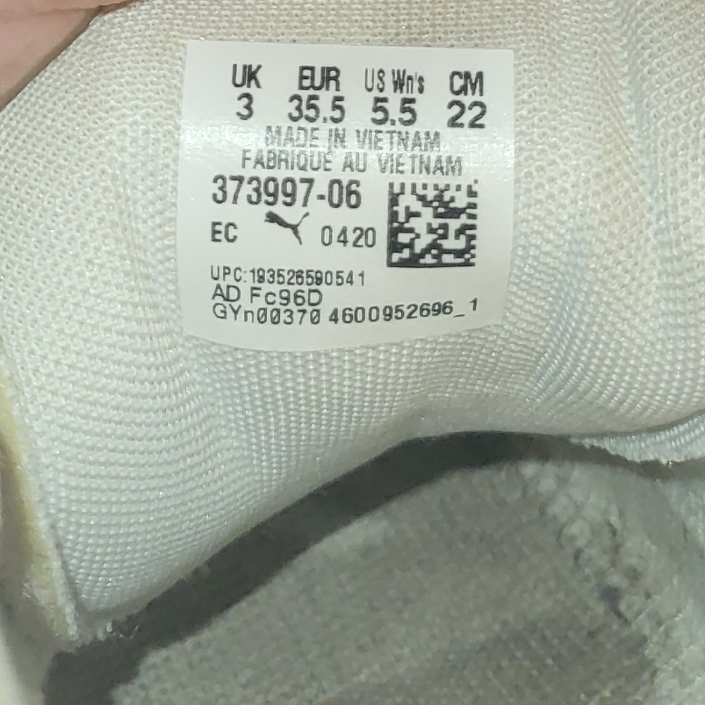 Kids Puma shoes size 3 - Picture 5 of 6